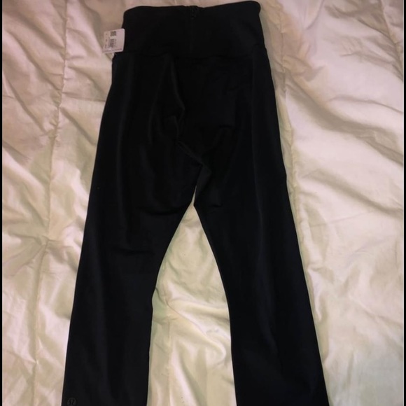 Lululemon Run with the Waves Crops 21” - Picture 1 of 5